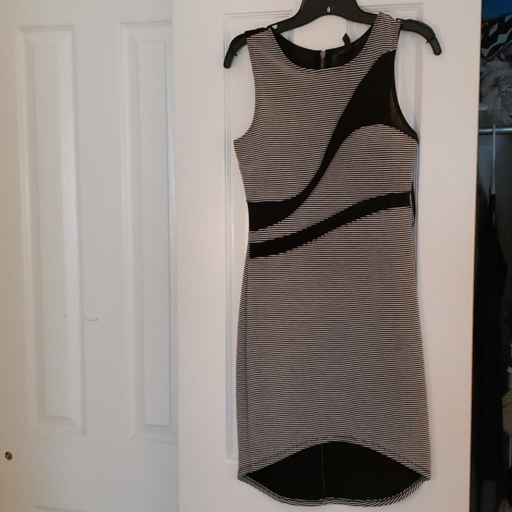 Black/white dress